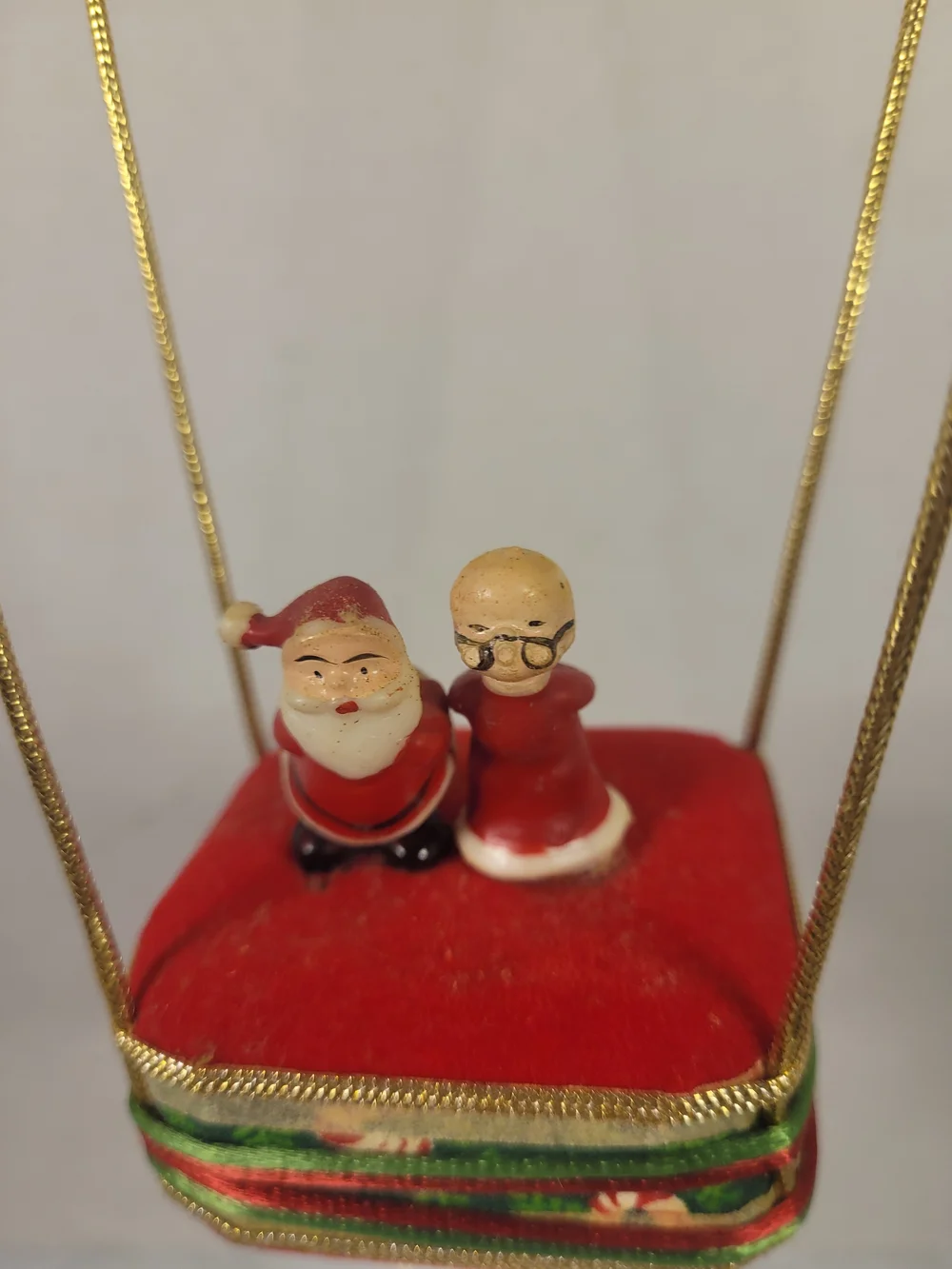Vintage Christmas Hot Air Balloon Decoration Music Box (U)